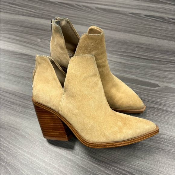 Vince Camuto suede zip up ankle boots tan/beige booties heeled shoes Size 6M - Picture 4 of 15
